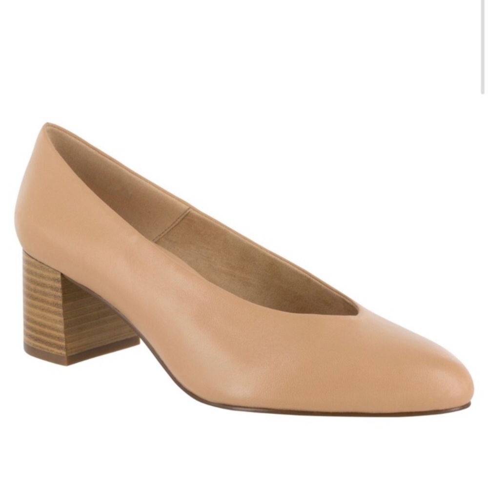 NEW Bella Vita Jensen Tan Leather Pumps 8.5Wide